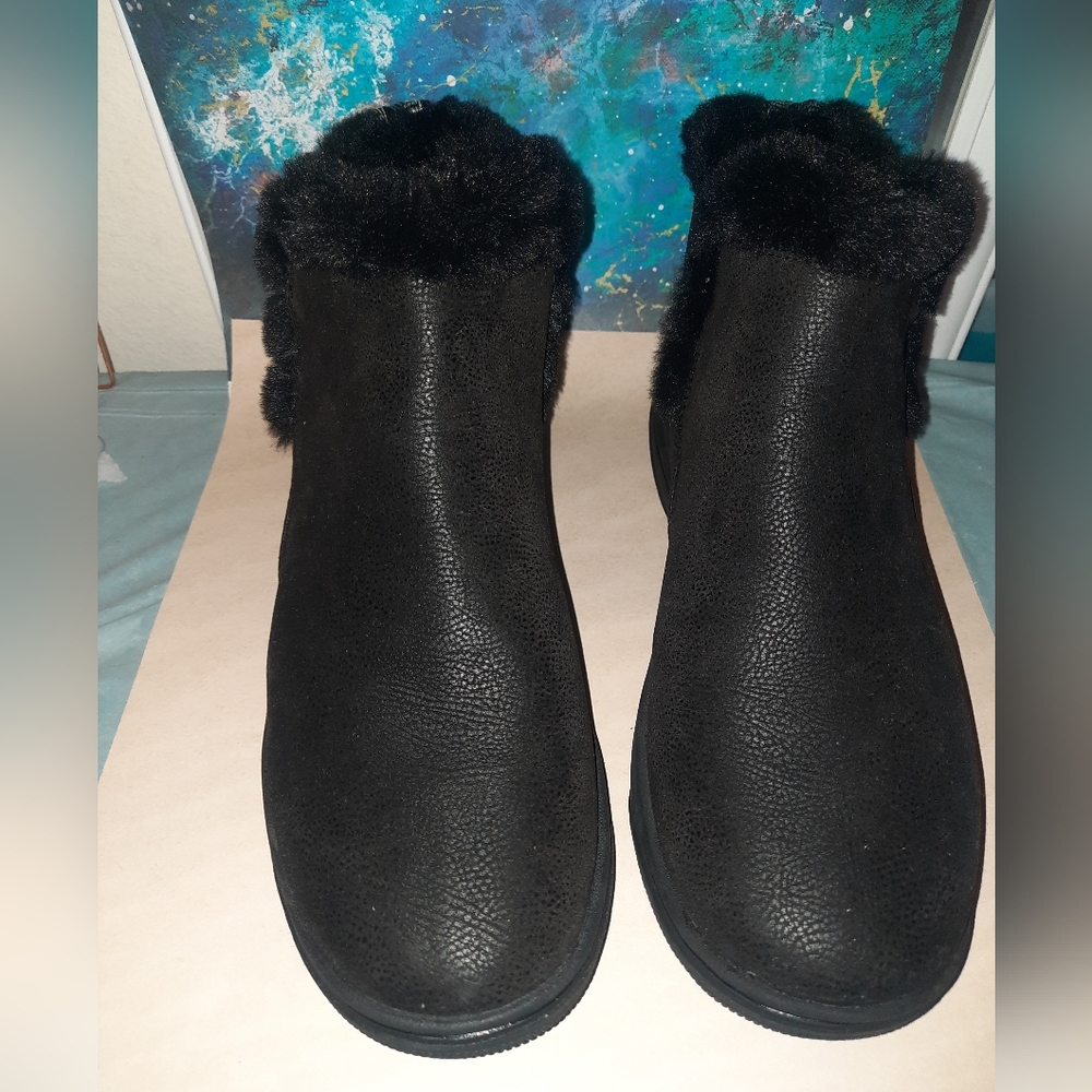Clark's Black Faux Fur-Lined Ankle Boots Size 9.5